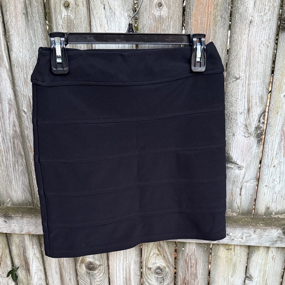 FREE w/purchase Paper Doll boutique Black Stretchy Short  Pencil Skirt M